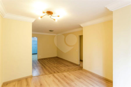 Apartamento à venda com 2 quartos, sendo 1 suíte, em Vila Uberabinha, São Paulo, SP