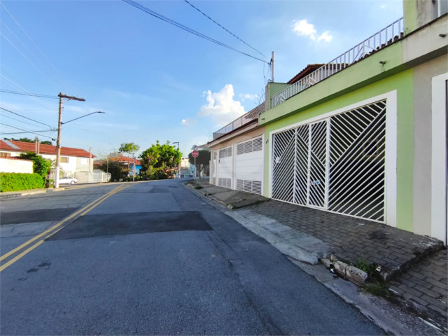 Sobrado à venda com 3 quartos, sendo 1 suíte,  em Vila Nivi, São Paulo, SP