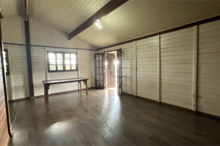 Casa Térrea para alugar com 3 quartos, sendo 1 suíte, em Jardim Estância Brasil, Atibaia, SP