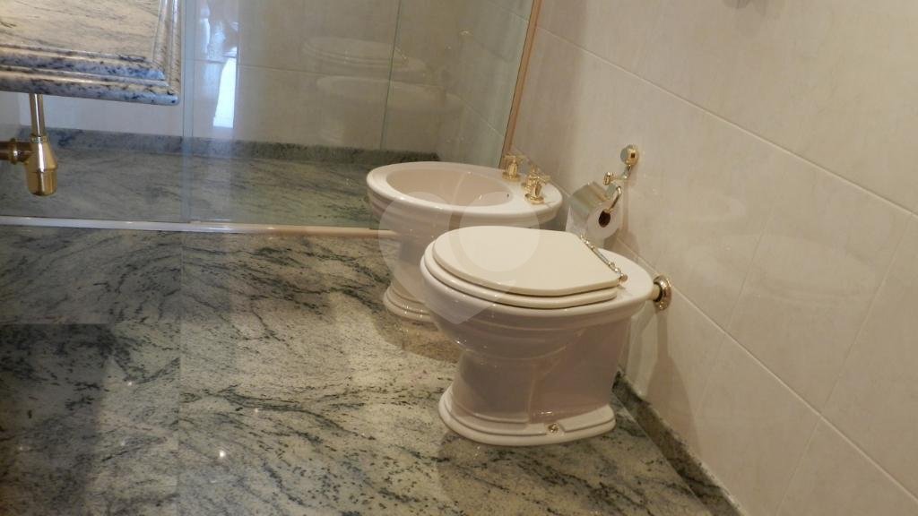 Apartamento à venda com 3 quartos, sendo 1 suíte, em Alto da Boa Vista, São Paulo, SP