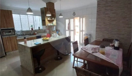 Sobrado à venda com 3 quartos, sendo 2 suítes,  em Tremembé, São Paulo, SP