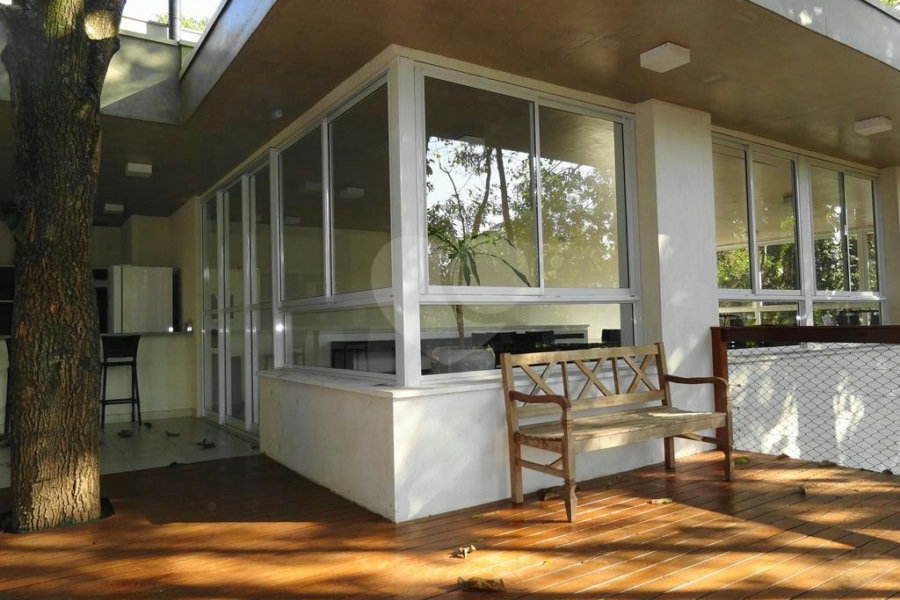 Casa à venda com 4 quartos, sendo 3 suítes,  no condomínio Domus, São Paulo - SP