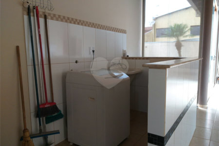 Casa à venda com 3 quartos, sendo 2 suítes, em Jardim das Estações (vila Xavier), Araraquara, SP