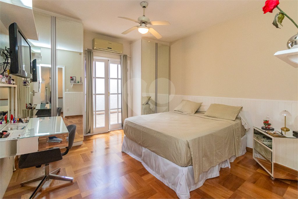 Casa à venda com 4 quartos, sendo 3 suítes, em Brooklin, São Paulo, SP