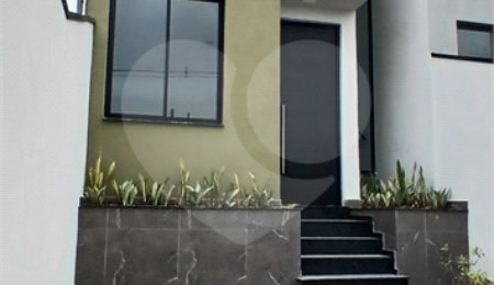 Casa à venda com 2 suítes em Vila Brasileira, Mogi das Cruzes, SP