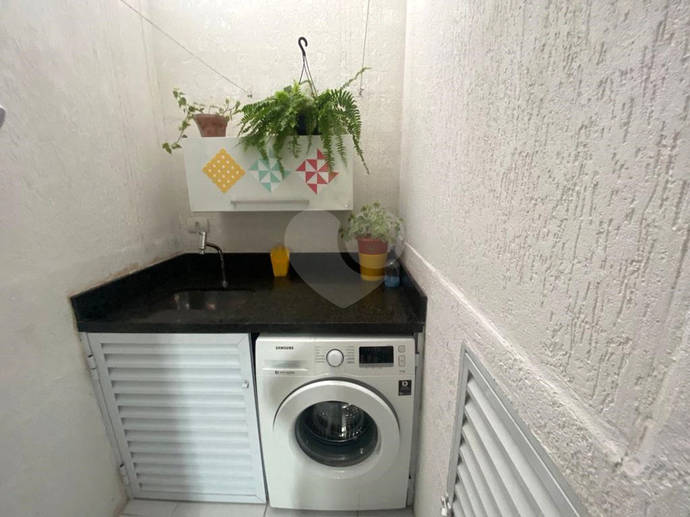 Casa à venda com 2 quartos, sendo 1 suíte, no condomínio Residencial Vila da Serra, São Paulo - SP