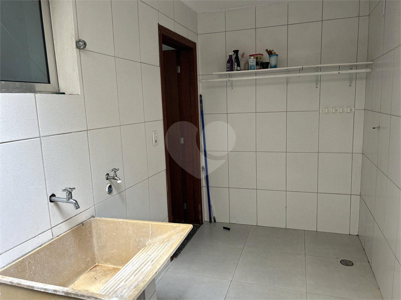 Apartamento à venda com 3 quartos, sendo 1 suíte,  em Vila Lavínia, Mogi das Cruzes, SP