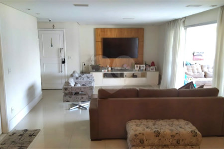 Apartamento à venda com 3 suítes em Jardim Londrina, São Paulo, SP