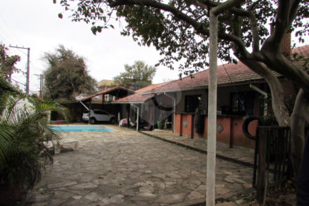 Casa Térrea à venda ou para alugar com 5 quartos, sendo 2 suítes, em Vila Horizonte, Mogi das Cruzes, SP