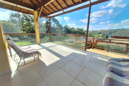 Casa à venda com 3 suítes no condomínio Chácaras do Lago, Vinhedo - SP