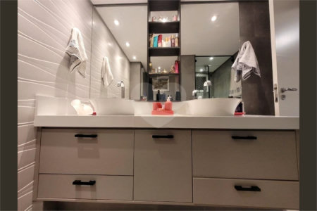 Apartamento à venda com 3 suítes em Cidade São Francisco, São Paulo, SP