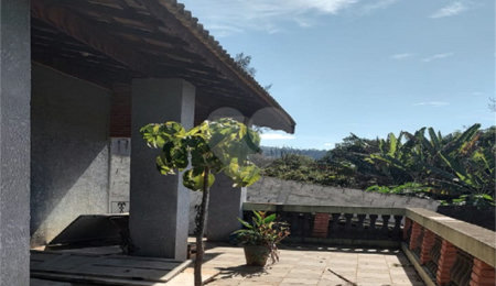 Chácara à venda com 3 quartos, sendo 1 suíte, em Chácaras Fernão Dias, Atibaia, SP