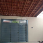 Casa á venda, com 02 Dormitórios, em Jardim Medeiros.