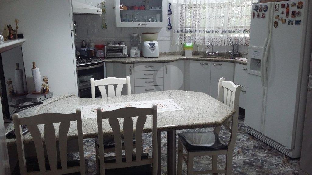 CASA TÉRREA A VENDA NO TREMEMBÉ - 4 SUÍTES E 10 VAGAS DE GARAGEM