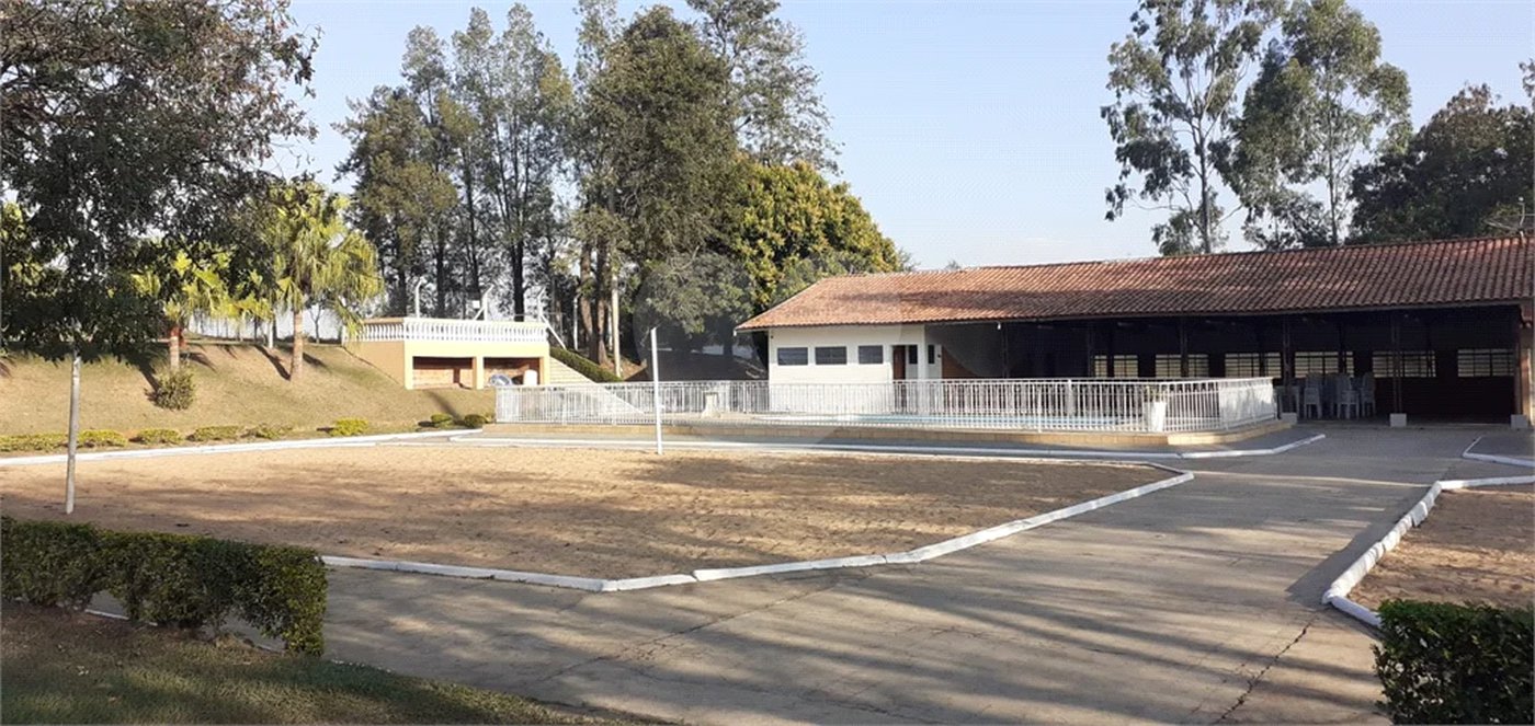 Excelente chácara à venda em Artemis, com piscina, campo de futebol, barracão para festas