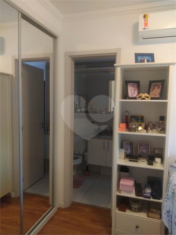 Apartamento 82 m² com varanda 2 dormitórios sendo 1 suítes 1 vaga.
