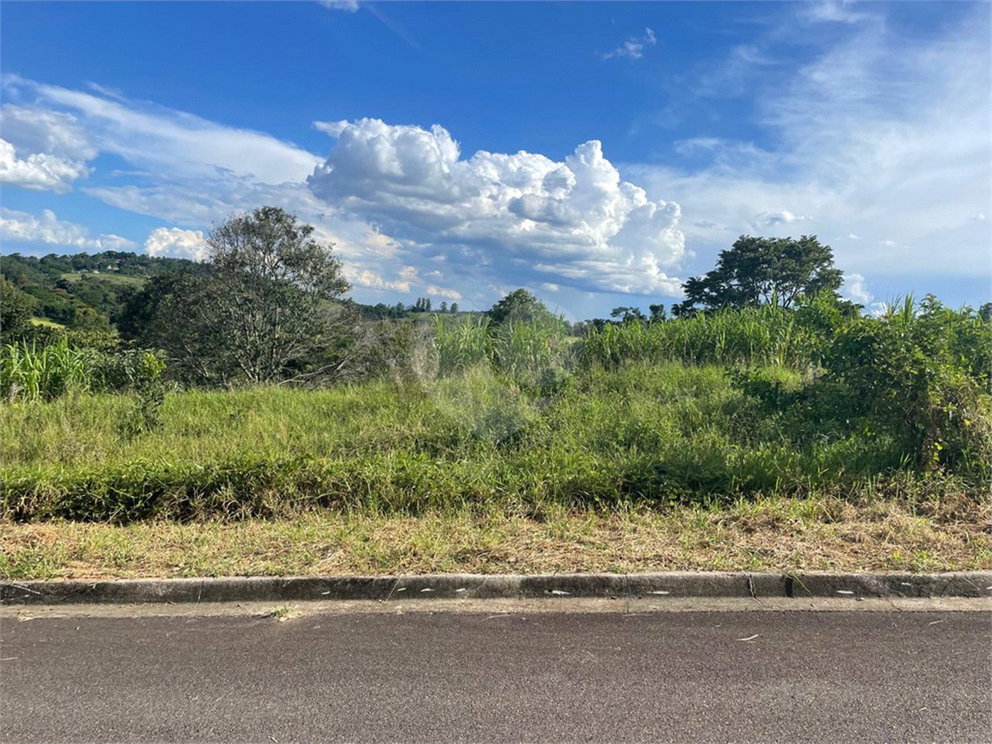 Terreno à venda em Arataba II, Louveira, SP