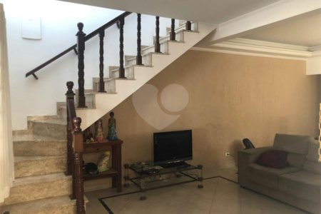 Sobrado completo e espaçoso em São Caetano do Sul | 3 Suítes | 5 a 7 Vagas de garagem