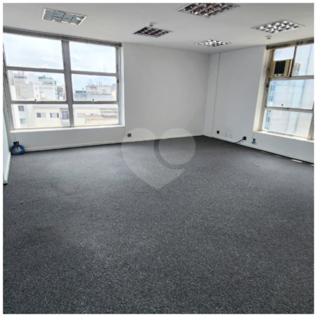 Sala comercial com 43 m² de área útil para locação no Paraíso