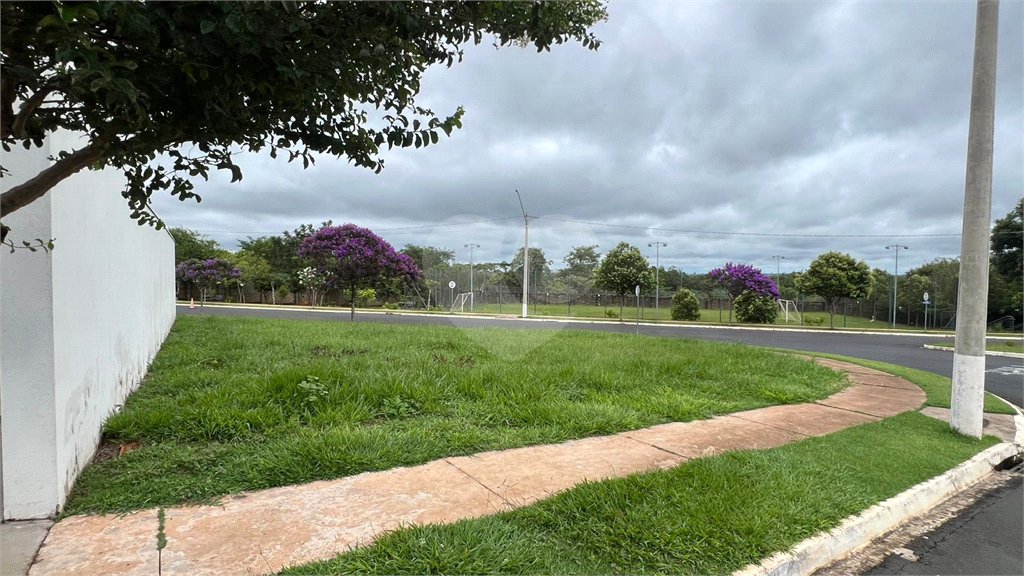 Lote de esquina à venda no Condomínio Faixa Azul