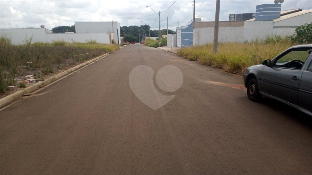 Lote no Jardim do Bosque, aceita financiamento ou aquisição de terreno e construção .