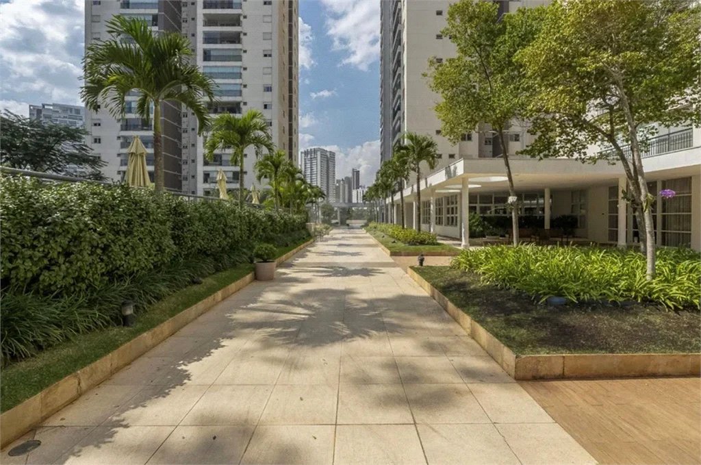 Apartamento à venda com 3 quartos, sendo 1 suíte, em Parque Reboucas, São Paulo, SP