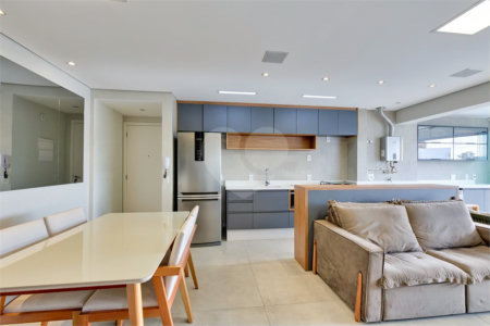 Apartamento com 68m² sala 02 ambientes, 02 dormitórios, sendo 01 suíte banheiro social e vaga no subsolo.! Venha conhecer!