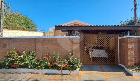 Casa à venda com 4 quartos, sendo 1 suíte,  em Jardim Bandeirantes, São Carlos, SP