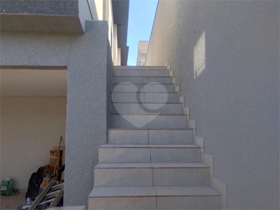 Casa em Atibaia com 3 dormitórios (1 suíte), sala 2 ambientes, piscina, 2 vagas de garagem, aceita financiamento