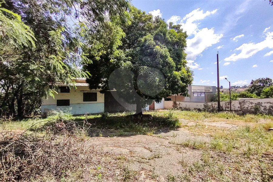 Barracão 700m² na entrada de São João da Boa Vista