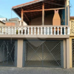 Casa à venda na Vila Galvão, com 210 m²