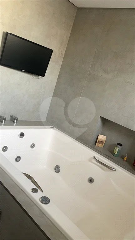 Apartamento na Mooca com 204 m² com vista maravilhosa, sendo 3 suítes e 4vagas.