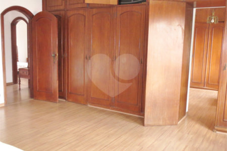 Suntuoso Sobrado na Saúde c/442m2 de construção - 3 Suítes/ 6 vagas