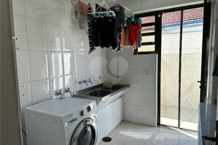 Sobrado com 5 dorm. sendo 2 suites