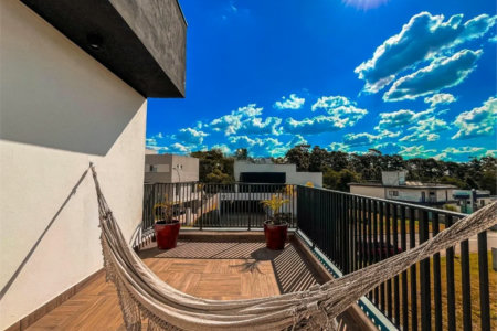 Casa à venda com 4 quartos, sendo 3 suítes, no condomínio Vintage, Cotia - SP