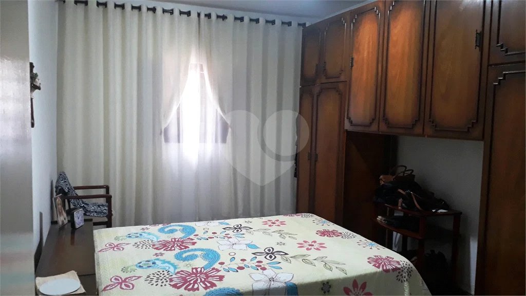 Casa totalmente térrea com 215 m² de área total