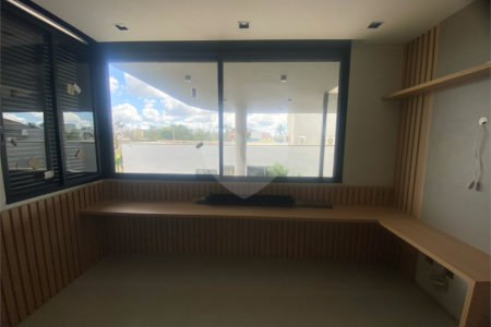 Casa à Venda no Condomínio Damha III