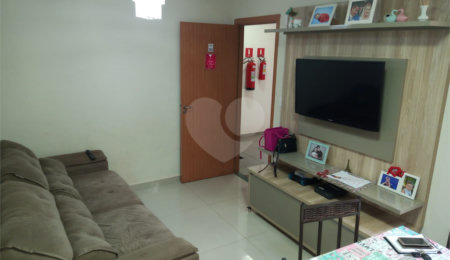Apartamento à venda com 2 quartos em Parque Fehr, São Carlos, SP