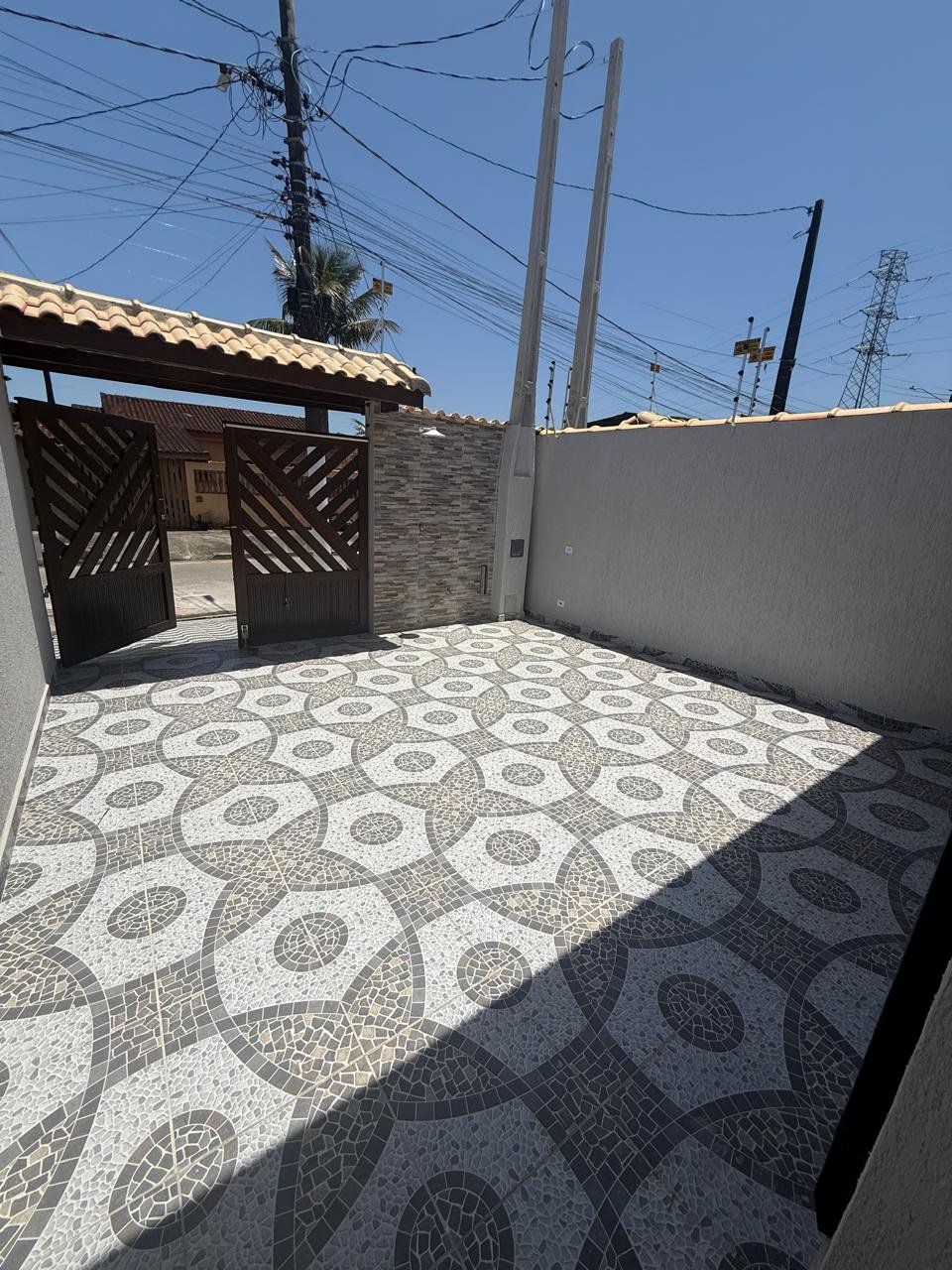 🏖️ Oportunidade Imperdível em Itanhaém – Casa com Piscina à Venda!
