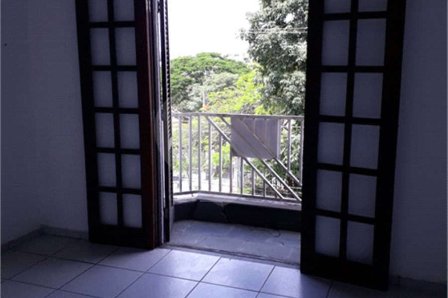 Sobrado com 3 Quartos e 3 banheiros à Venda, 180 m² por R$ 680.000