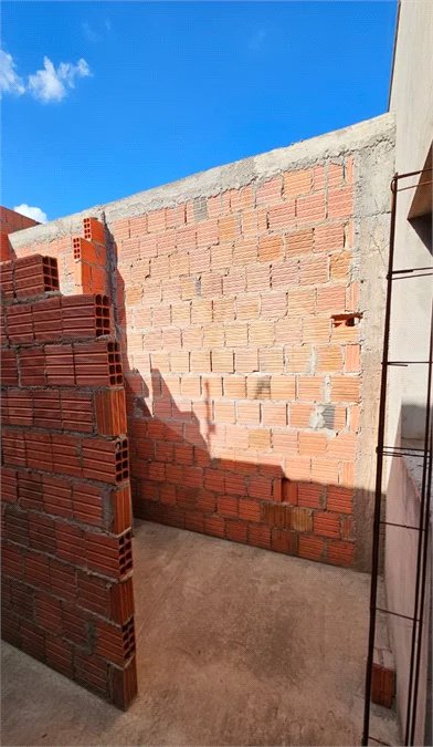 Casa à venda com 3 quartos, sendo 2 suítes, em Jardim Nova Ponta Porã, Ponta Porã - MS