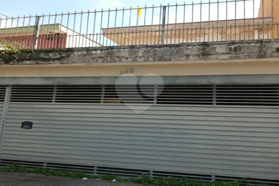 Exccelente imóvel totalmente reformado com 03 Dormts, 01 Suíte e 02 vagas.