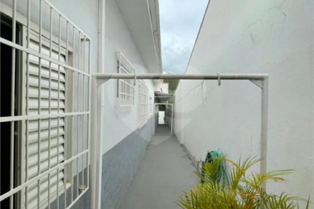 Casa térrea para venda no bairro Vila Xavier em Araraquara/SP.
