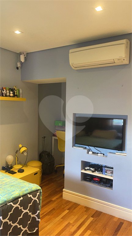 Apartamento na Mooca com 204 m² com vista maravilhosa, sendo 3 suítes e 4vagas.
