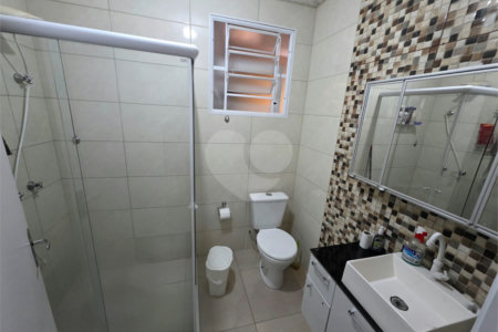 Casa com edícula no Abdelnur.