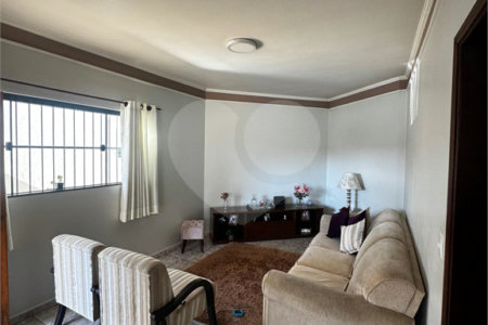 Casa aconchegante em excelente localização – Vila Brasília, São Carlos/SP
