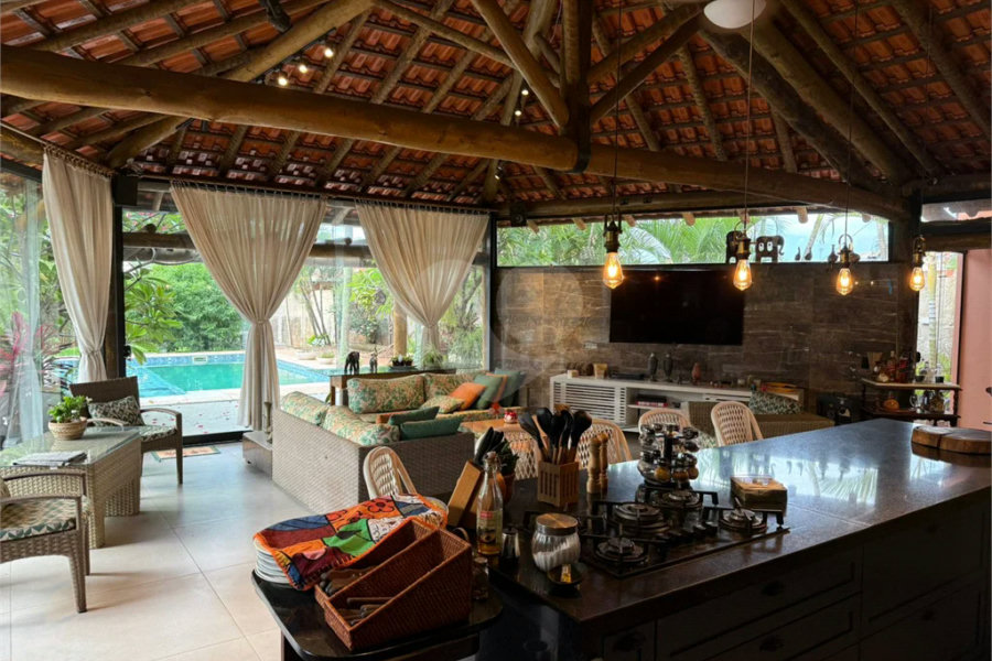 Chácara no Unileste, com espaço para eventos e cozinha industrial, na modalidade porteira fechada,