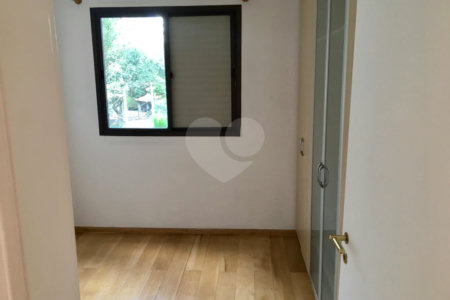 Apartamento com 3 Dormitórios sendo 1 Suíte 2 Vagas à Venda 99 m² por R$ 650.000