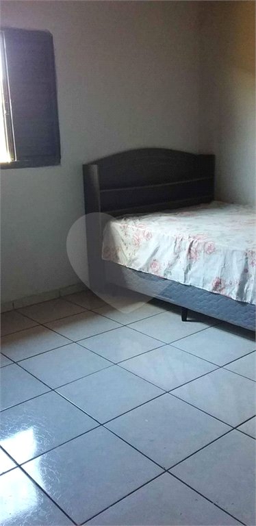 Casa térrea em Araraquara/SP.