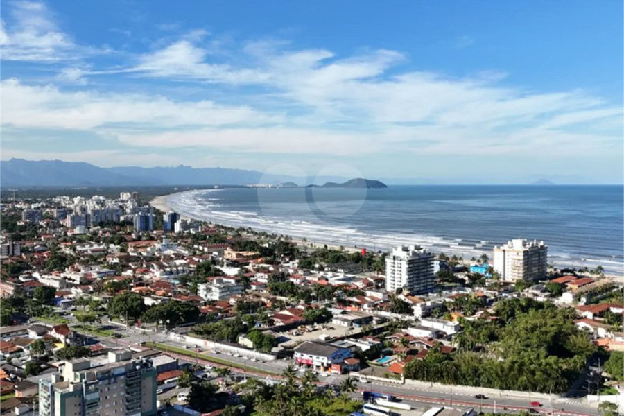 Apartamento à venda com 2 quartos, sendo 1 suíte,  no Centro, Bertioga, SP